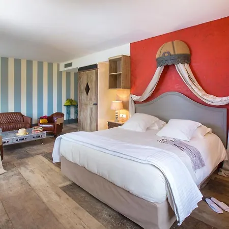 Отель Hotel-spa Le Saint Cirq 3*